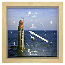 Charger l'image dans la galerie, Horloge à Marées "An Tour-Tan" Cadre vitrine en Bois Noir, Naturel, Blanc ou Bleue  Dimension : 28 cm x 28 cm x 5 cm - Vitre en verre Mouvement silencieux indicateur de marées.  L’aiguille fait le tour du cadran en 12h 25mm 14 sec. Impression haute résolution anti UV. Accroche murale intégrée. Pile fournie. Garantie 1 an.

